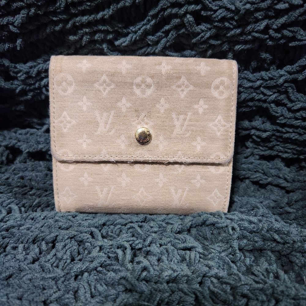 Louis Vuitton Monogram Canvas Cream Wallet